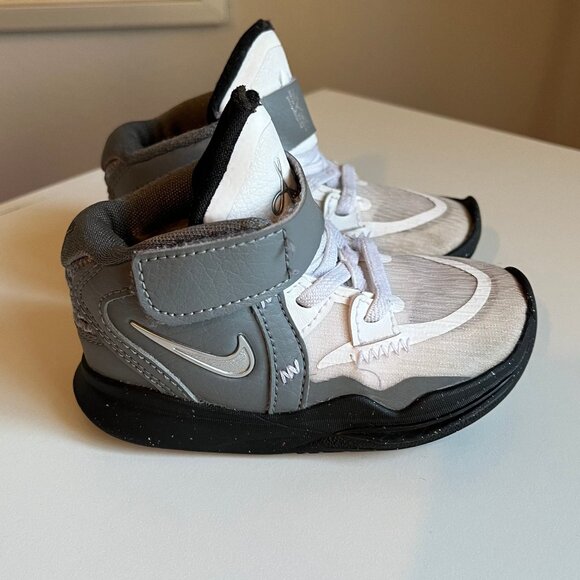 Nike Hightops Size 5c - Picture 1 of 6